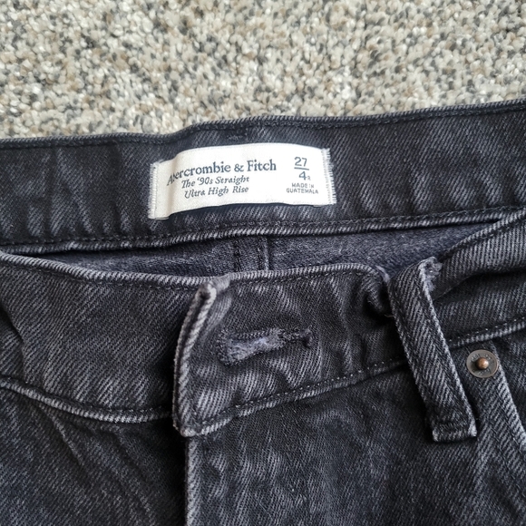 Abercrombie & Fitch 90's Straight Ultra High Rise Distressed Black Jeans Sz 4 - Picture 6 of 7